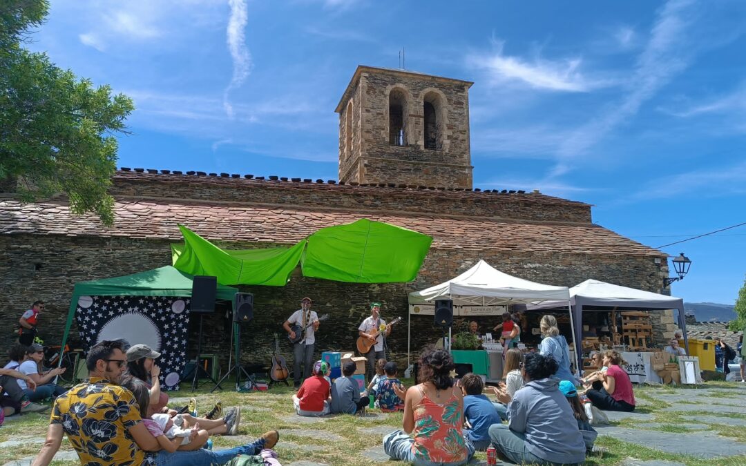 24 mayo 25 – Arte en la plaza «Por la Paz»